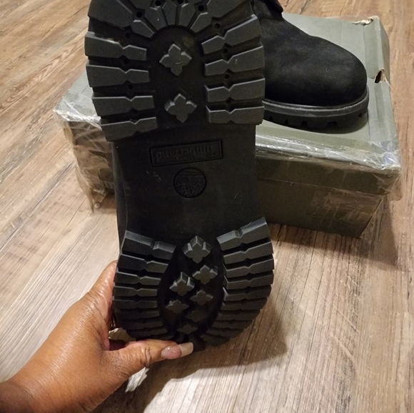 Men Timberland Boots - Picture 7 of 7